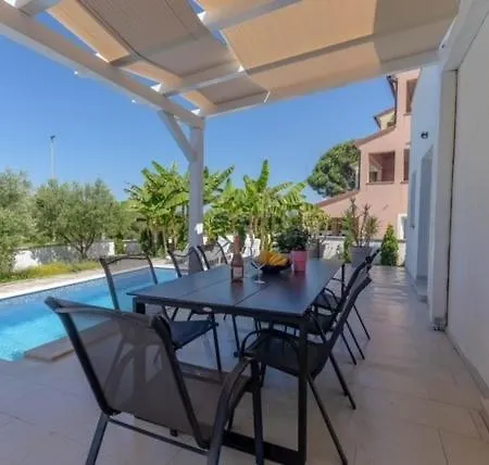 Luana With Private Pool In Beautiful Βίλα