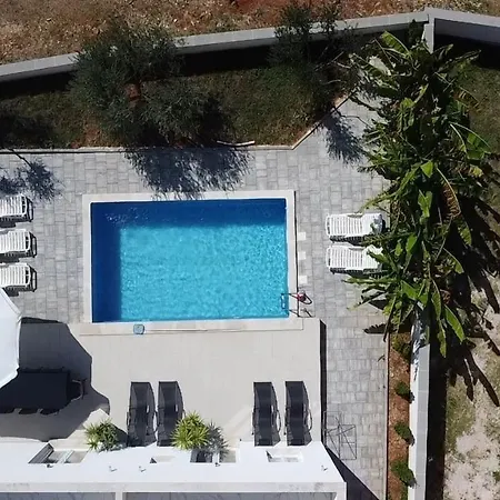 Luana With Private Pool In Beautiful Βίλα Ρόβινι