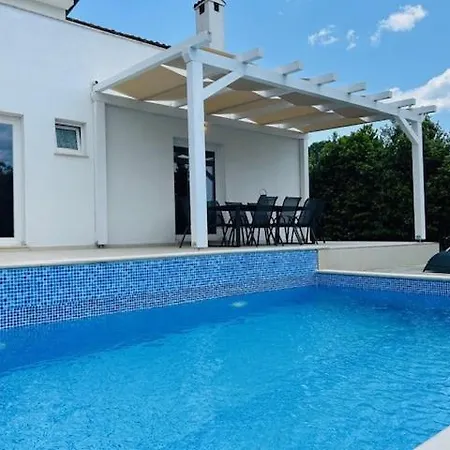 Βίλα Luana With Private Pool In Beautiful