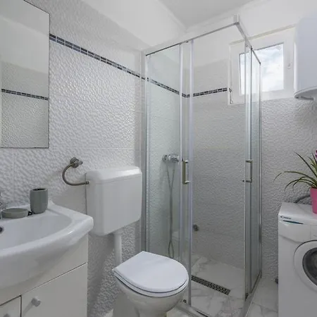 Luana With Private Pool In Beautiful * Ρόβινι