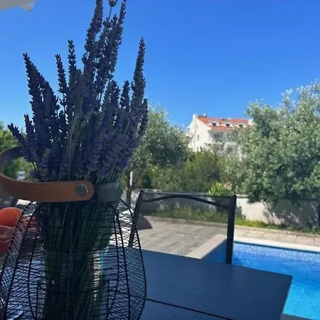 Luana With Private Pool In Beautiful Βίλα Ρόβινι