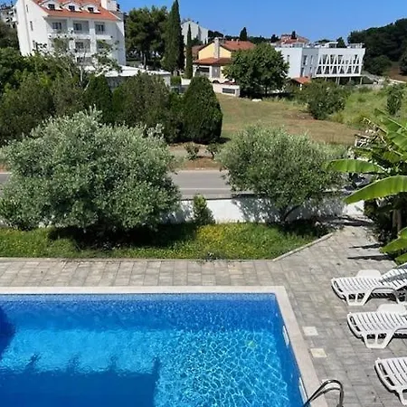 Luana With Private Pool In Beautiful Βίλα Ρόβινι